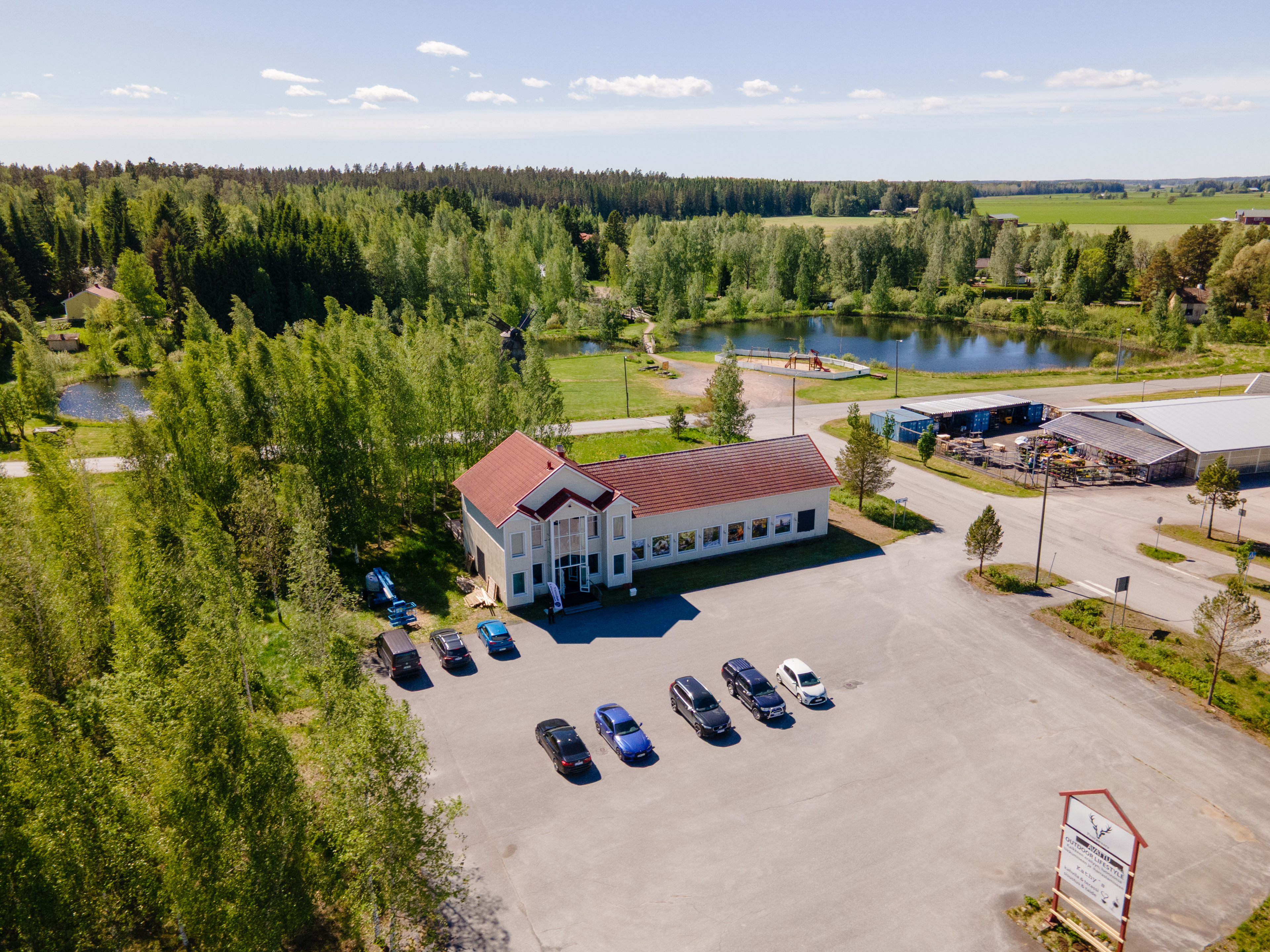 Peurawaaran myymälä ilmakuva